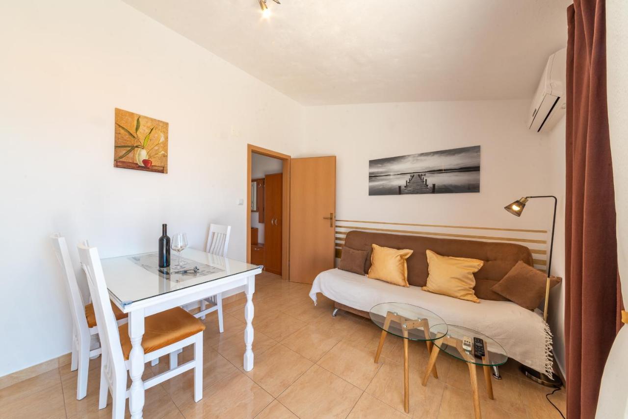 Apartments Kristian Μπολ Εξωτερικό φωτογραφία